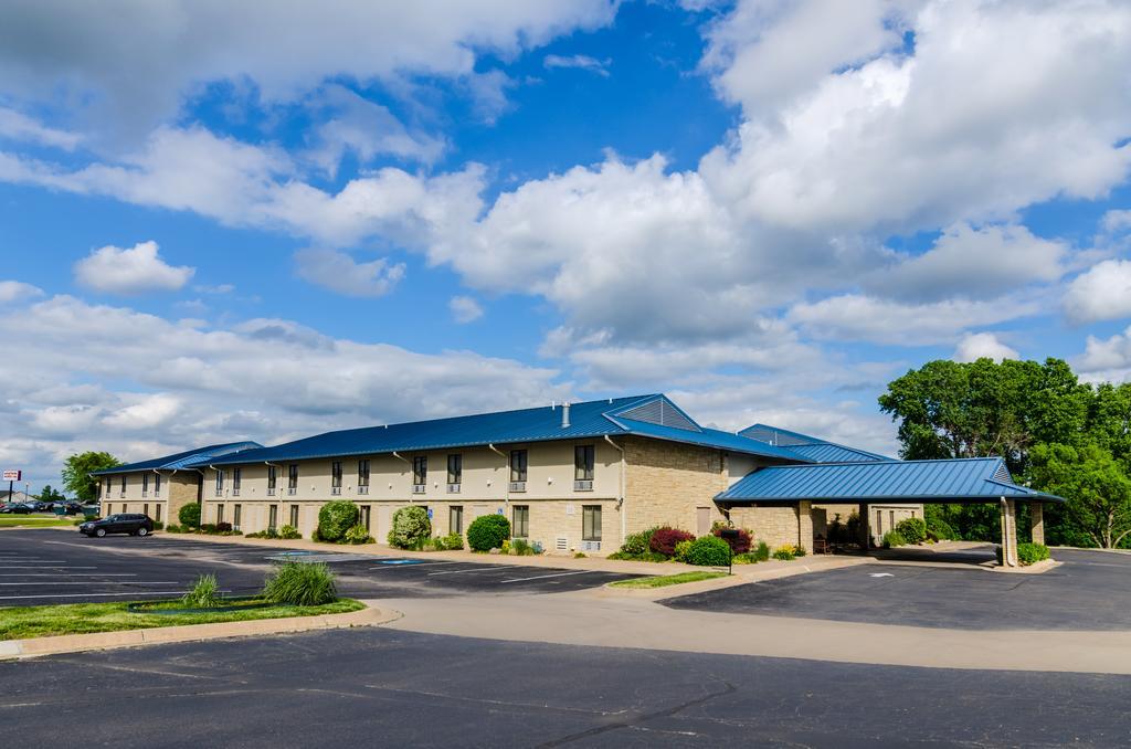 Quality Inn & Suites Winfield Exterior photo